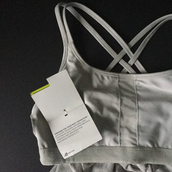 Eddie Bauer Resolution Tank π§ββοΈποΈββοΈπ€ΈββοΈ - Picture 4 of 7